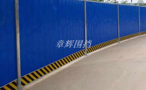金屬圍擋如何考慮無障礙通行需求？