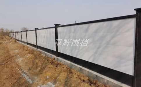 金屬圍擋如何考慮無障礙通行需求？