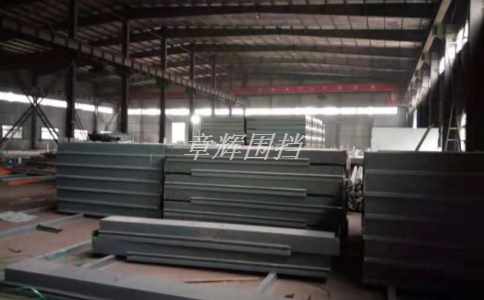 金屬圍擋是否可以作為高速公路防護(hù)設(shè)施使用？(評(píng)估金屬圍擋在高速公路安全中的應(yīng)用)