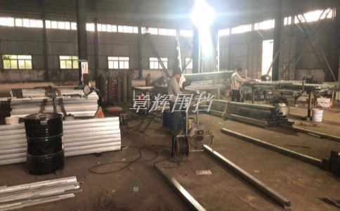 城市化進(jìn)程中，pvc圍擋在城市建設(shè)中起到了哪些作用？(城市化改造中的pvc圍擋應(yīng)用)